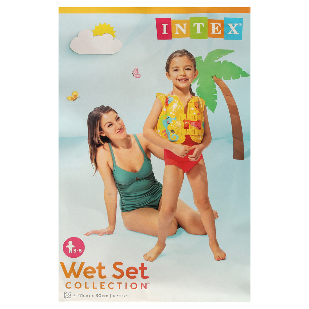 Intex Wet Set Collection iepakojums ar zīmejumu sieviete ar bērnu peldkostīmos uz pludmales fona.
