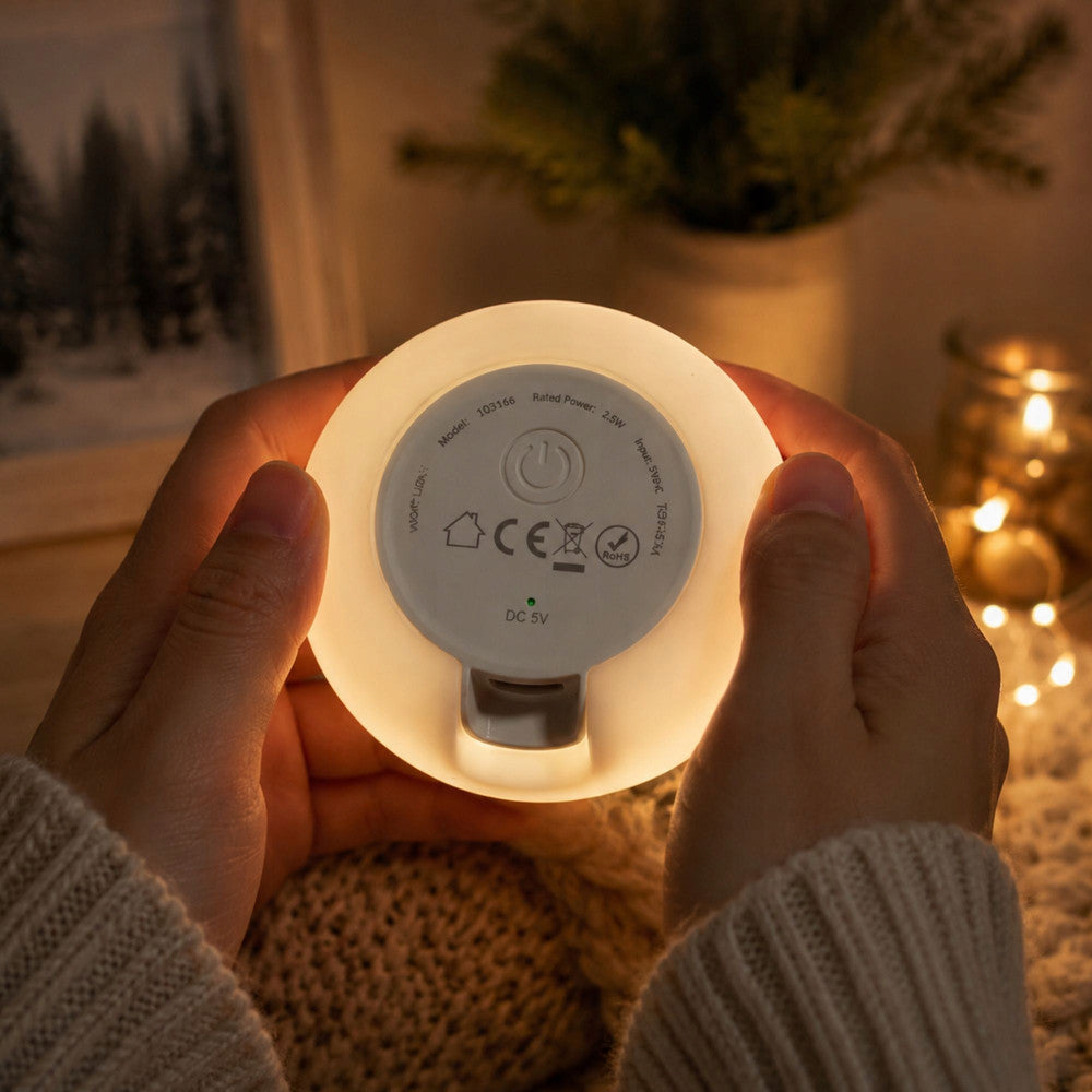 LED Ziemassvētku sniegavīra lampiņas apakša ar ieslēgšanas pogu un USB uzlādi
