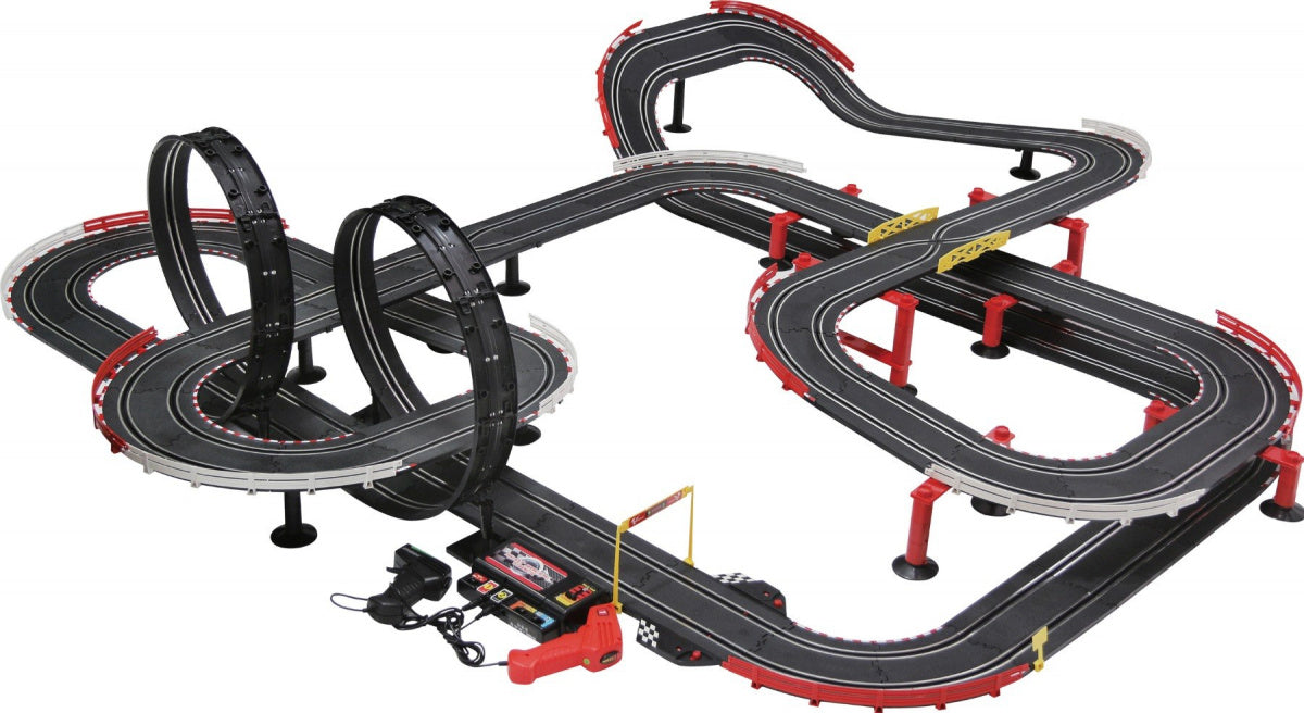 14 metru gara SACENSĪBU TRASE (1:43) + 2 īpaši ātras automašīnas