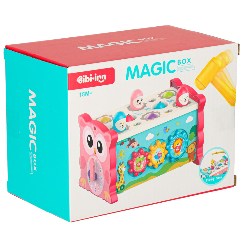 Magic Box rotaļlietu iepakojums ar krāsainu dizainu un pūces tēlu uz balta fona