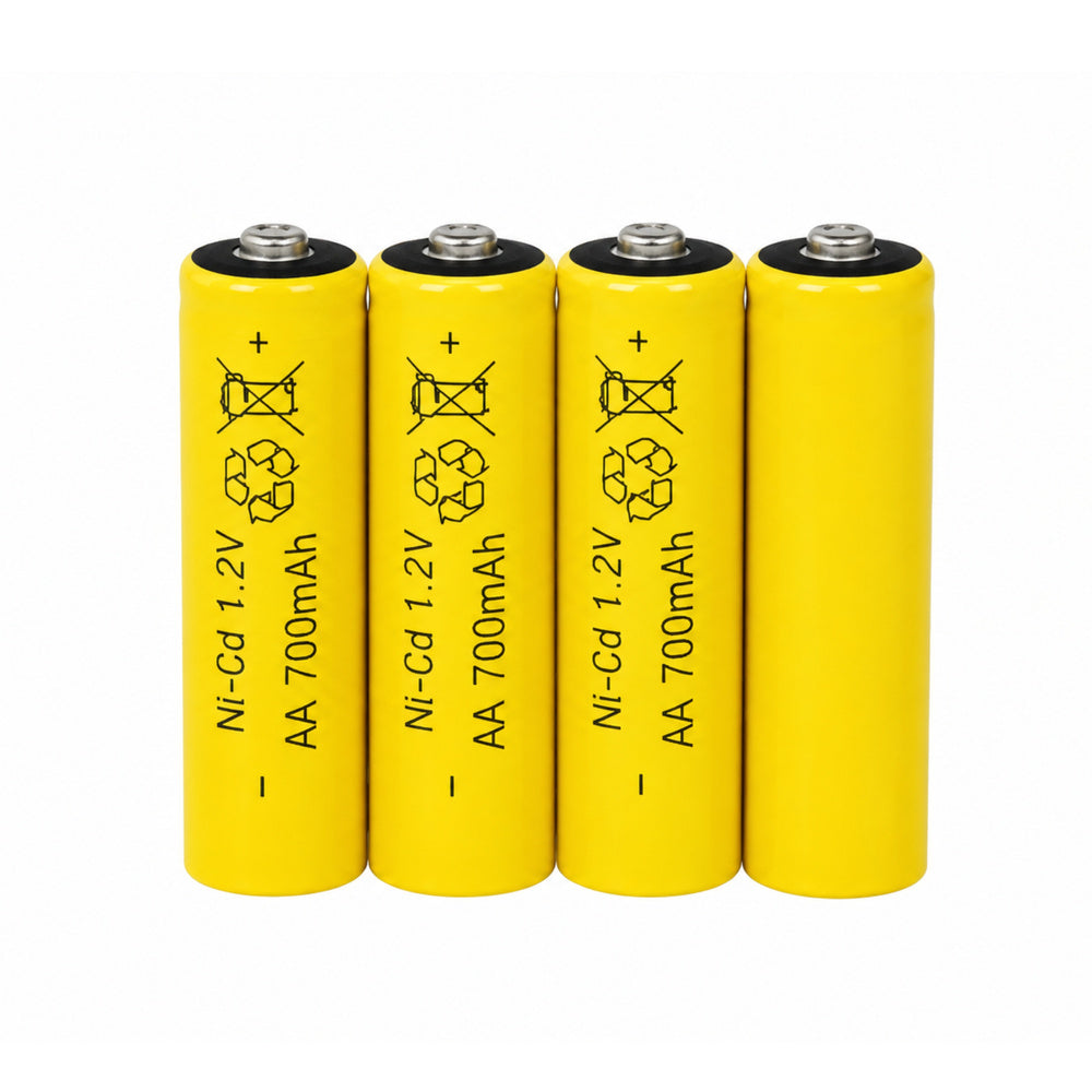 Četri dzelteni AA 1,2 V 700 mAh Ni-Cd uzlādējamie akumulatori rācijām