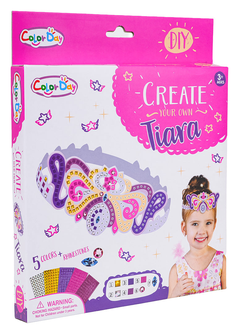 rūtiņspīdumu DIY diadēmas komplekta kaste ar tiaras piemēru un smaidošu meiteni