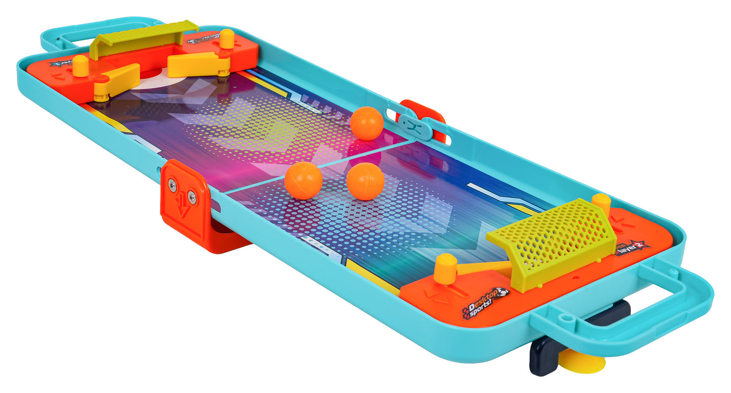Bērnu galda spēle ar krāsainu laukumu, oranžām bumbiņām un dzelteniem vārtiem