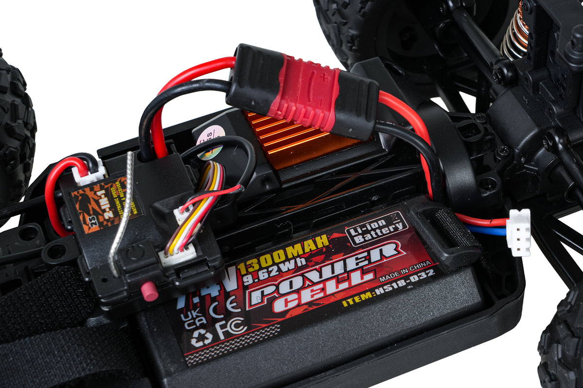 HOSPEED STORM V26 radiovadāmā bezceļu auto iekšējā elektronika ar 1300 mAh 7,4 V litija akumulatoru, 2,4 GHz uztvērēju, elektronisko ātruma regulatoru un akumulatora savienojumiem, tuvplāna skats