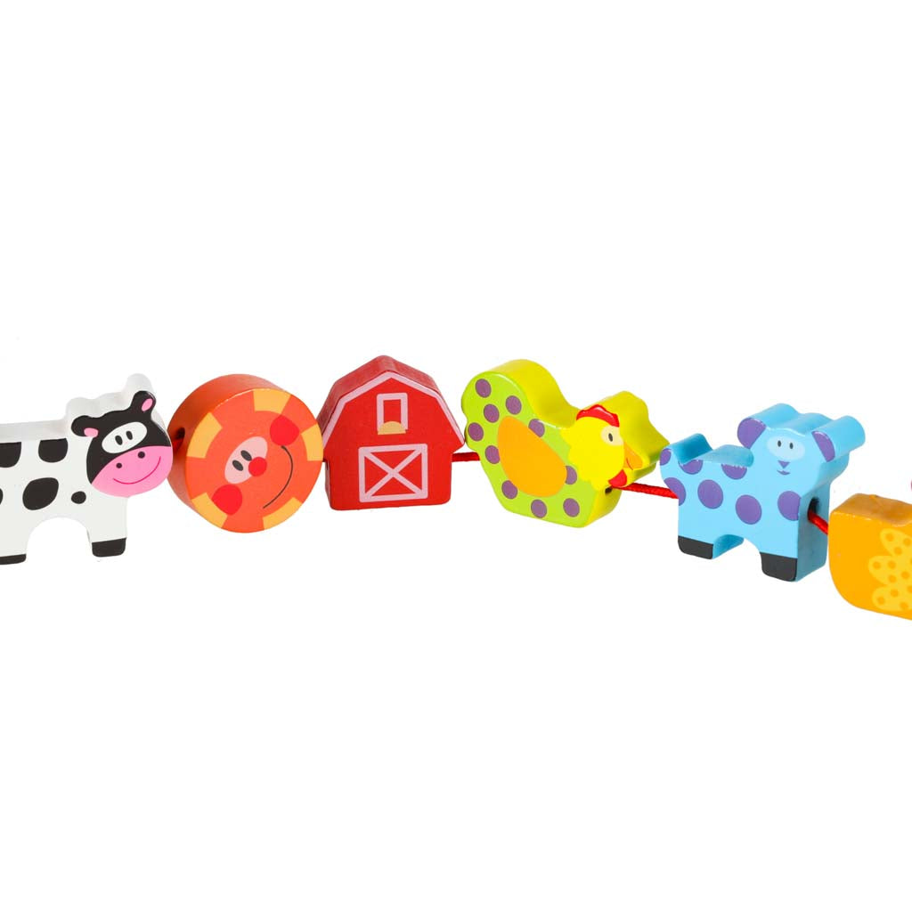 Koka fermas dzīvnieku figūriņas savērtas uz auklas bērnu šņorēšanas rotaļlietai