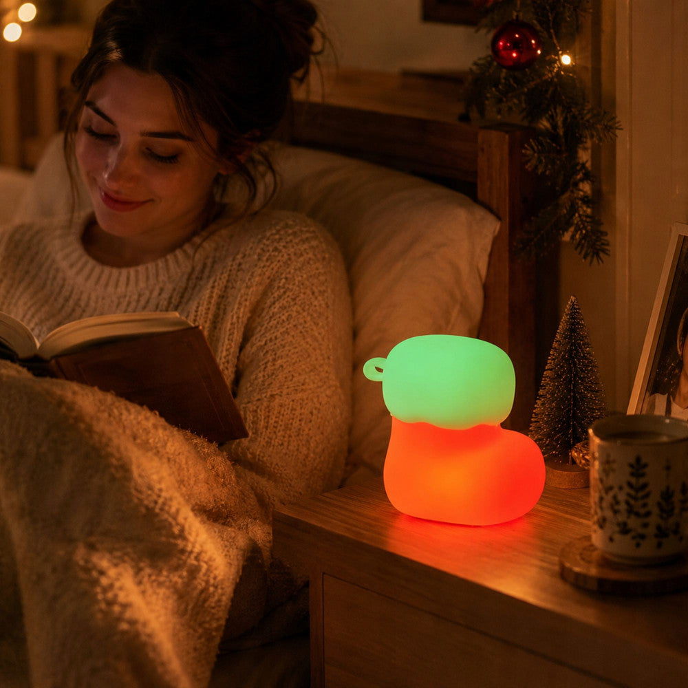 LED Ziemassvētku zeķes lampiņa kā naktslampiņa pie gultas