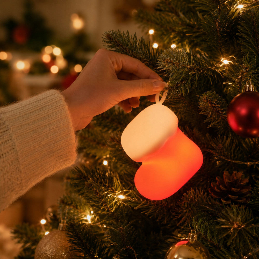 LED Ziemassvētku zeķes lampiņa kā piekarama eglītes dekorācija