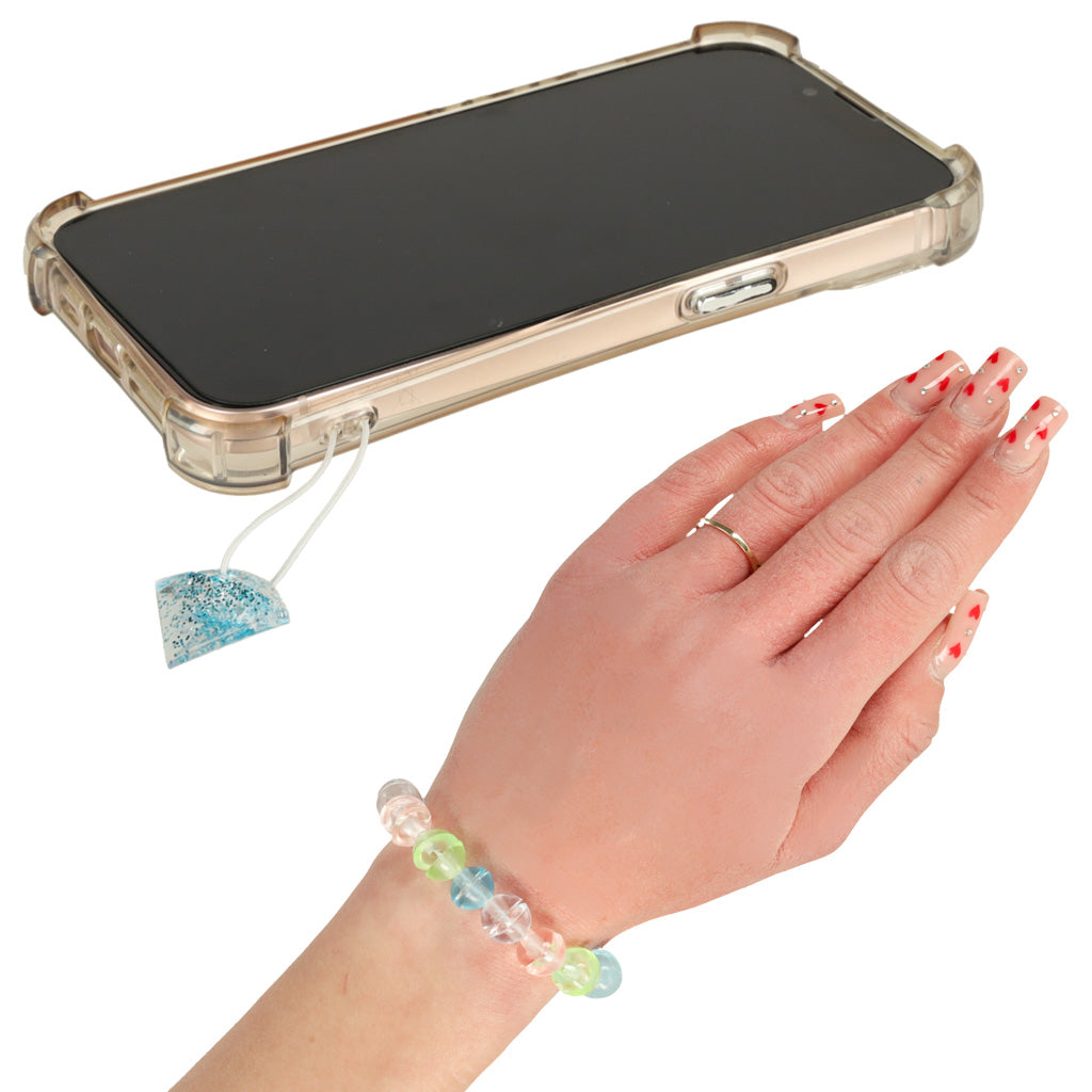 Magic Box darinātie aksesuāri – roku rokassprādze un piekariņš telefonam.