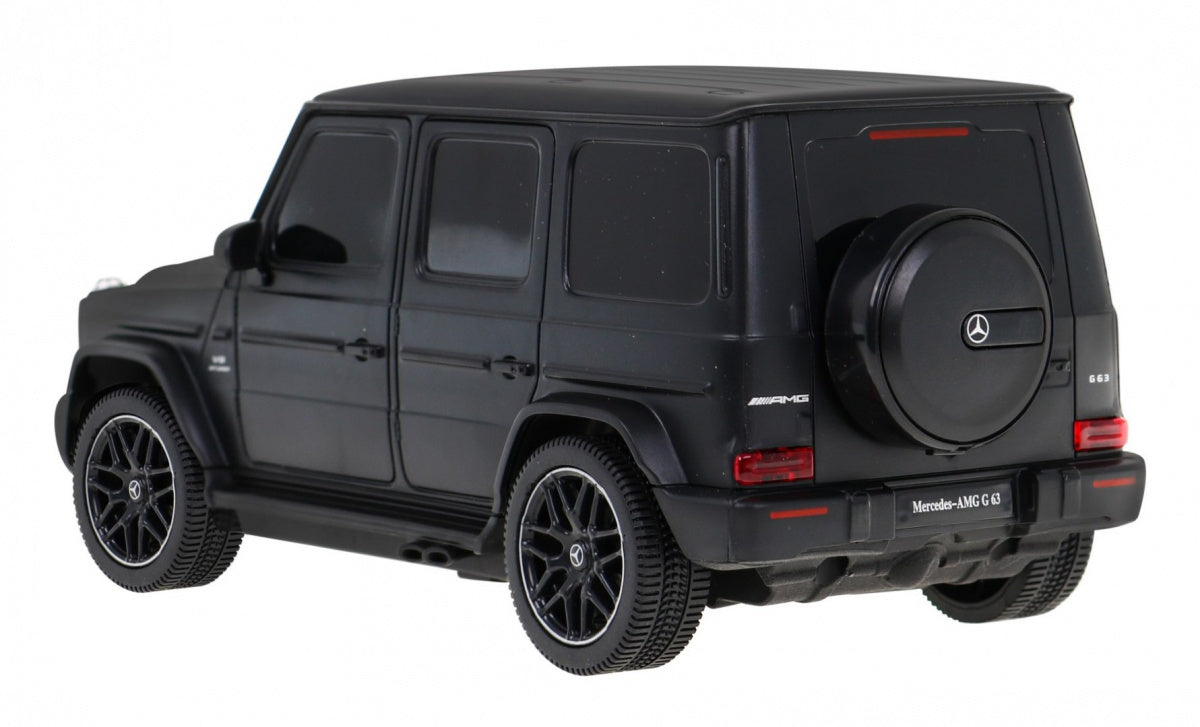 Melns tālvadības apvidus auto Mercedes-AMG G 63 skatā no aizmugures
