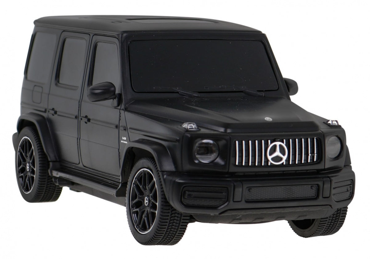 Melns tālvadības apvidus auto Mercedes-AMG G 63 skatā no priekšpuses un sāniem
