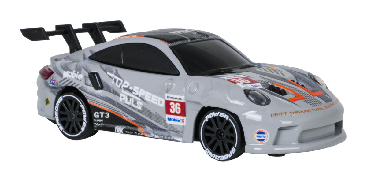 Mini RC sporta auto pelēkā krāsā ar spoileri — skats no priekšpuses