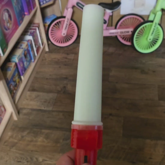 Led zobens ar maināmu garumu izbīdāms
