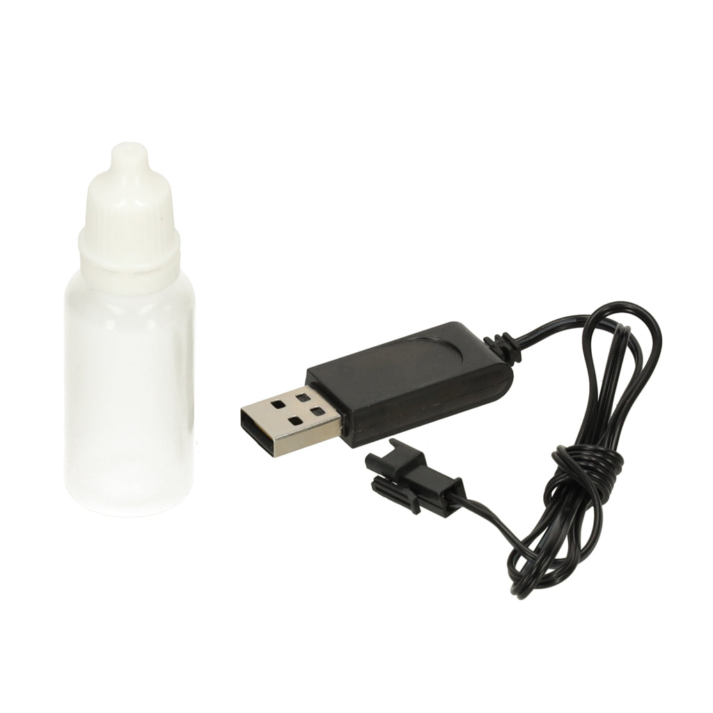 Melna USB ierīce ar kabeli un baltu pudeliti priekš dūmu efekta uz balta fona