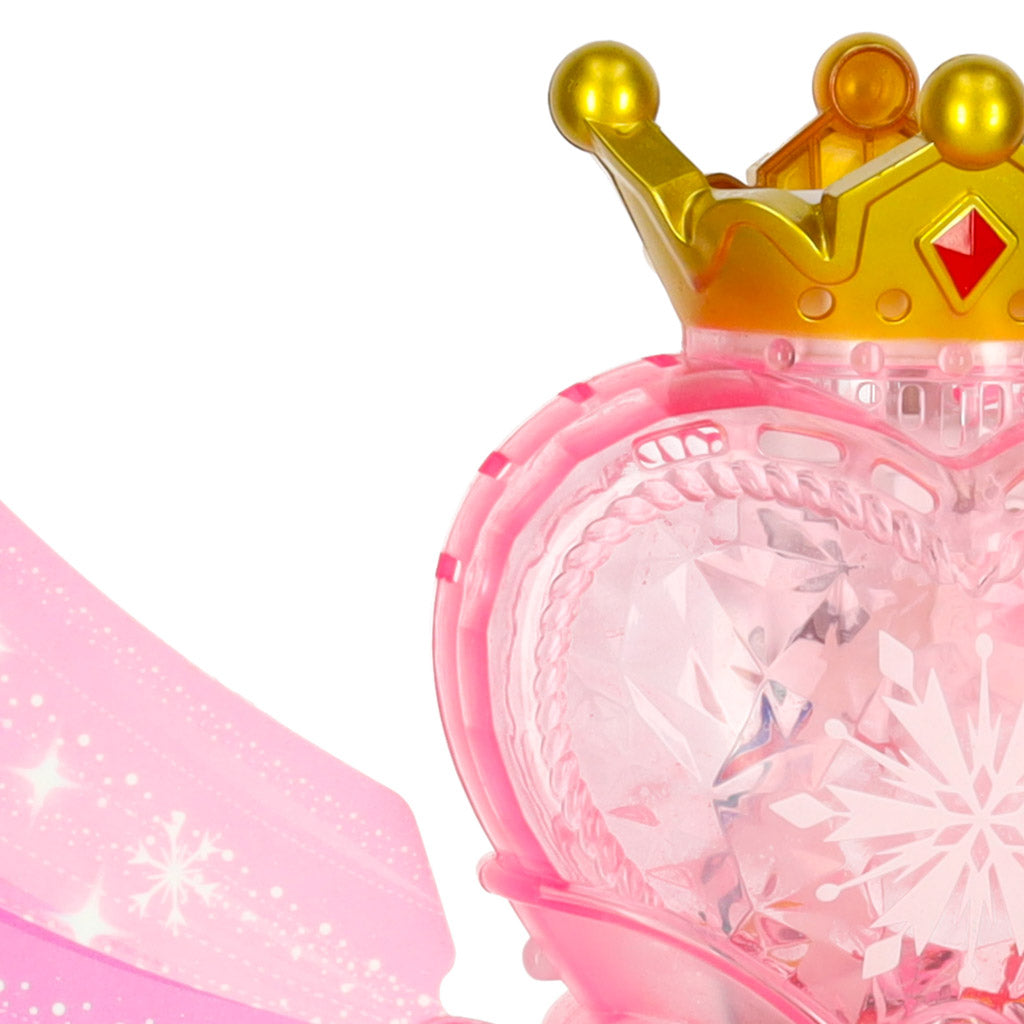 Rozā princeses burbuļu zižļa kroņa un sirds rotājuma tuvplāns