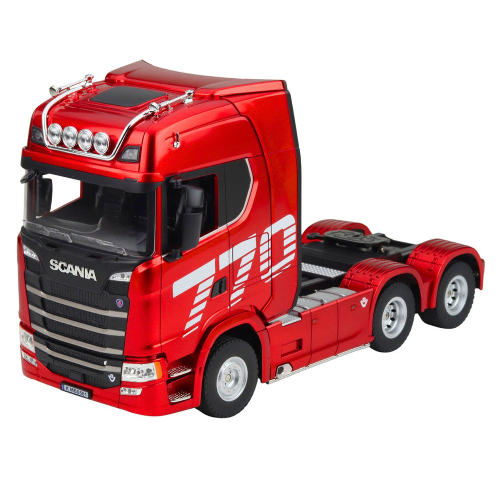 Sarkans tālvadības vilcējs Scania 770S mērogā 1:18