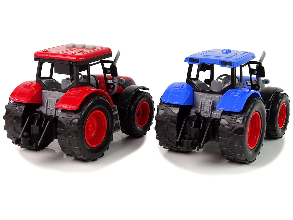 Sarkans un zils fermas traktors, skats no aizmugures