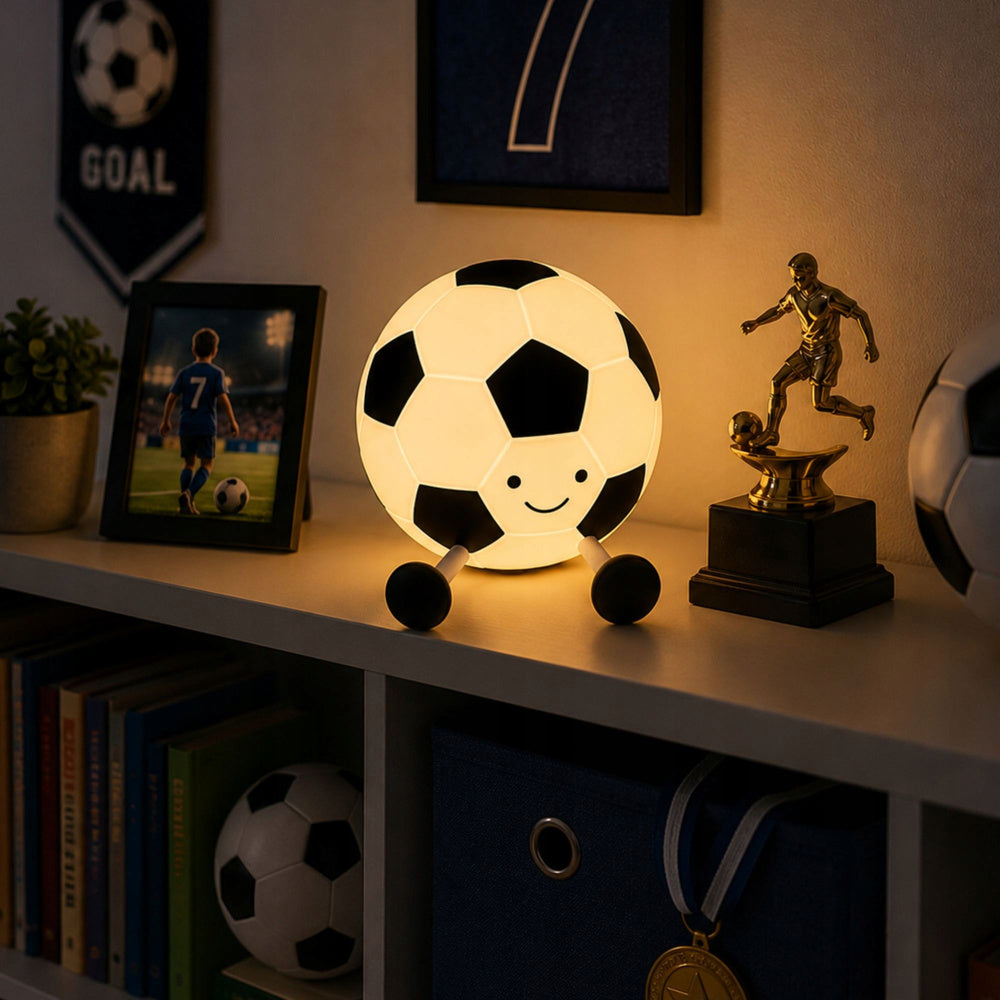 Mīksta silikona futbola bumbas LED RGB naktslampiņa bērnu istabā uz plaukta