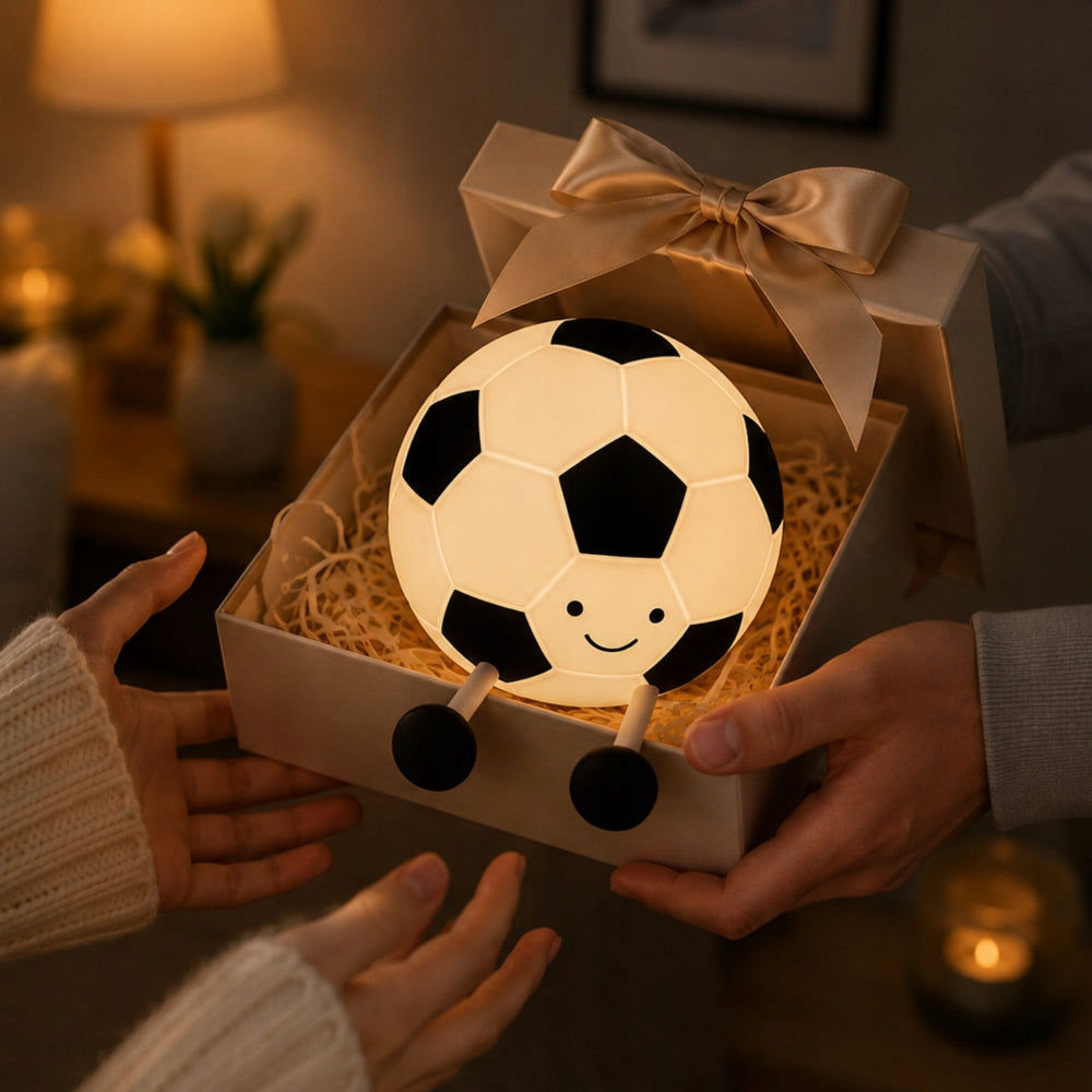 Mīksta silikona futbola bumbas LED RGB naktslampiņa dāvanu kastē bērniem
