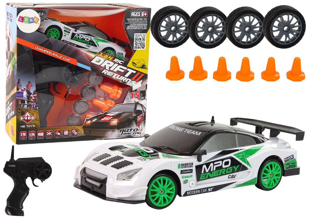 Tālvadības balta un zaļa drifta automašīna 1:24 ar pulti, papildu riteņiem un oranžiem trases konusiem