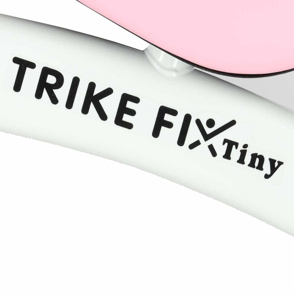 Trike Fix Tiny V2 līdzsvara riteņa rāmja tuvplāns ar ražotāja logotipu