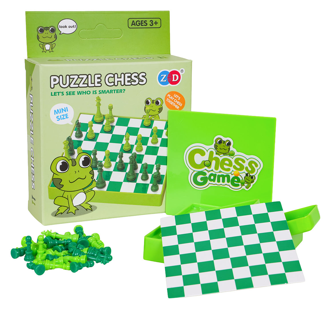 Vardes ceļojumu šaha galda spēle mini izmērā ar zaļu un baltu dēli un zaļām figūrām